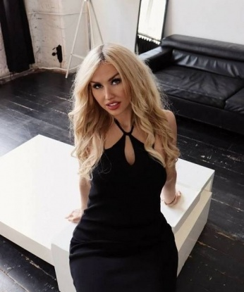 Искусительница с шикарными формами приглашает в гости и обещает море удовольствия. Буду нежной ласковой кошечкой или страстной дикой кошкой - выбирай, какой я тебе больше нравлюсь. 1022, 30 лет